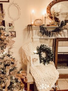 Simple Vintage Christmas Mantel
