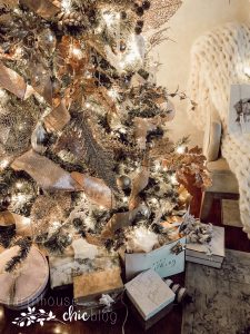 A Warm, Cozy Chic Christmas Tree